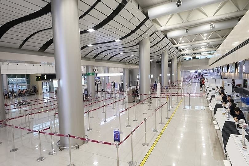 كوريا الجنوبية تلغي 450 رحلة جوية في جميع أنحاء البلاد بسبب إعصار خانون