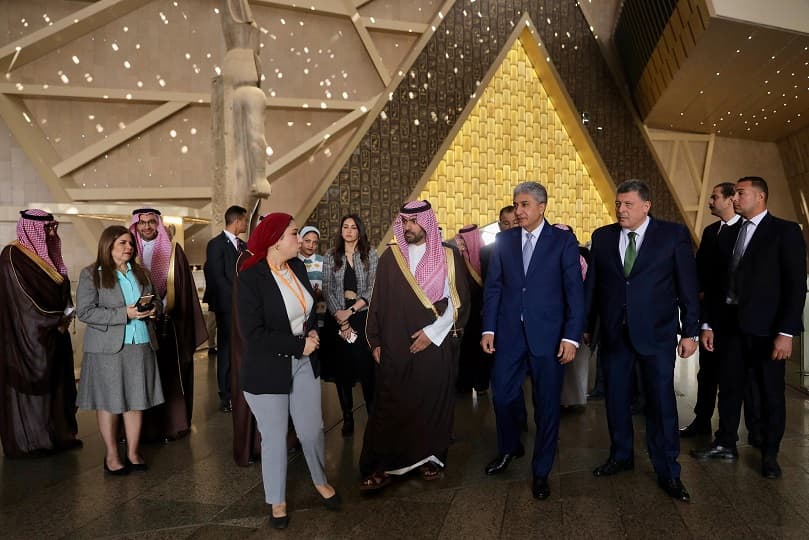 فتحي يبحث مع وزير الثقافة السعودي سبل التعاون بين مصر والسعودية في مجال الآثار.. تفاصيل