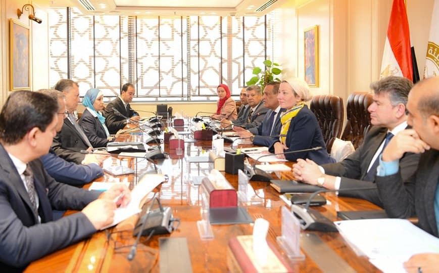"البيئة" و"التنمية المحلية" و"السياحة" تناقش آلية التخلص الآمن من مخلفات المنشآت السياحية