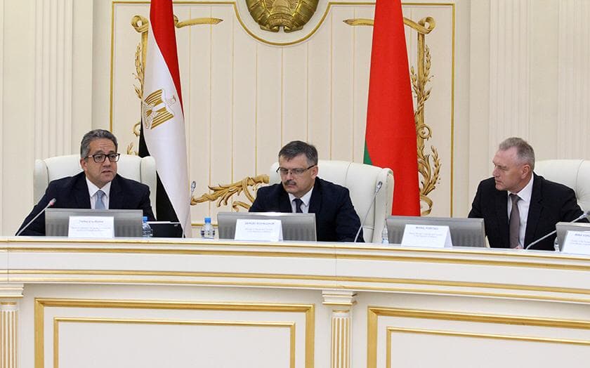 منظمو الرحلات البيلاروس للعناني: نرغب في تنظيم برامج سياحية إلى الأقصر وأسوان