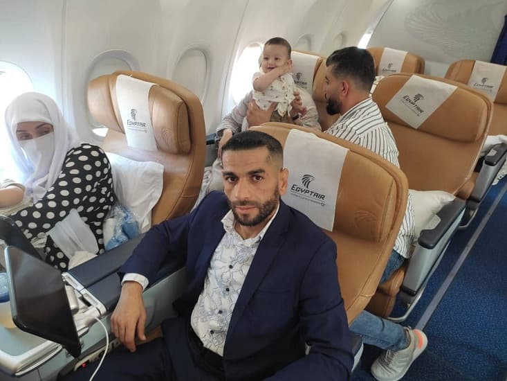 وصول أول رحلة لمصر للطيران من مطار معتيقة في ليبيا إلى شرم الشيخ.. صور