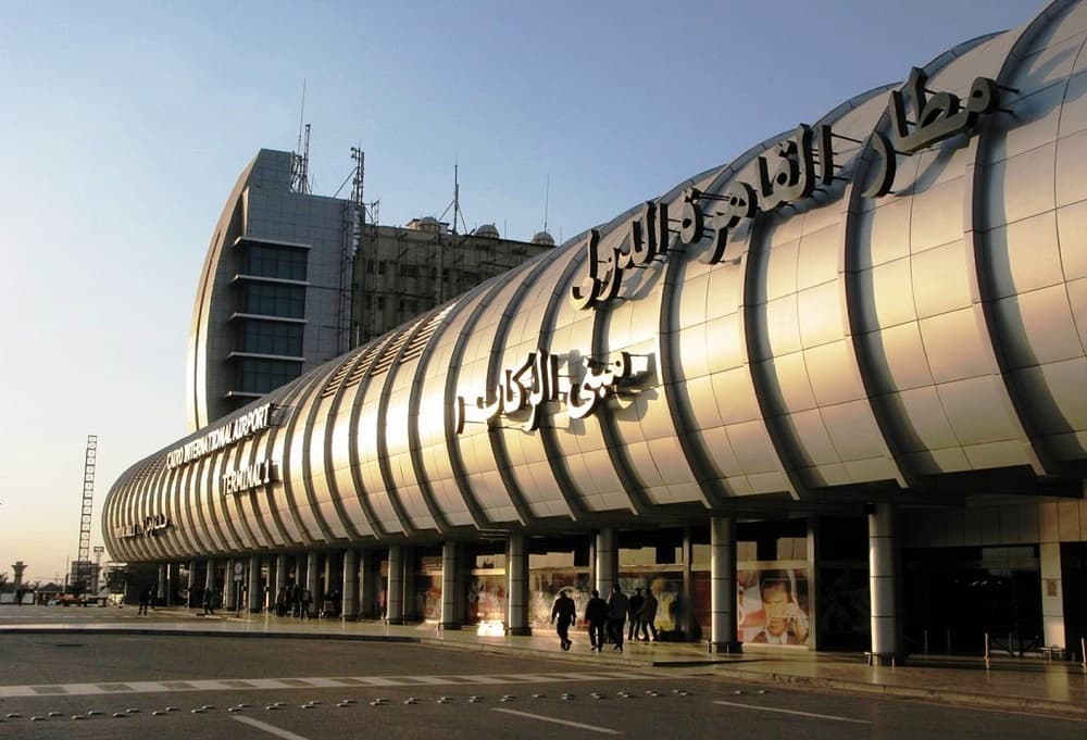بالمستندات.. مطار القاهرة يلغي الحجر الصحي على المصريين العائدين رغم عدم إعلان القرار رسميا