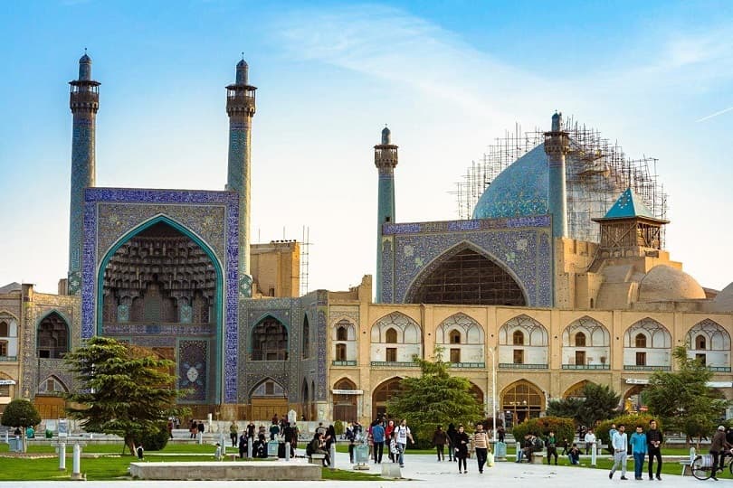 إيران: السماح للسائحين الحاصلين على لقاح ضد كورونا بالكامل الدخول بدءا من نوفمبر
