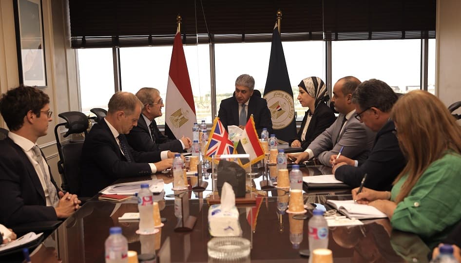 وزير السياحة يبحث مع المبعوث التجاري البريطاني لأفريقيا فرص الاستثمار السياحي في مصر