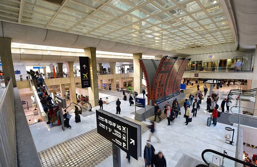 مصر للطيران: نقل رحلات باريس إلى مبنى الركاب رقم 1 بمطار شارل ديجول بدءا من 5 ديسمبر