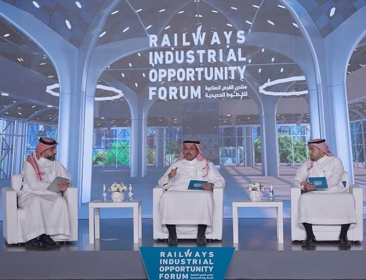 السعودية تطرح فرص استثمارية بقيمة مليار ريال في قطاع خطوط السكك الحديدية