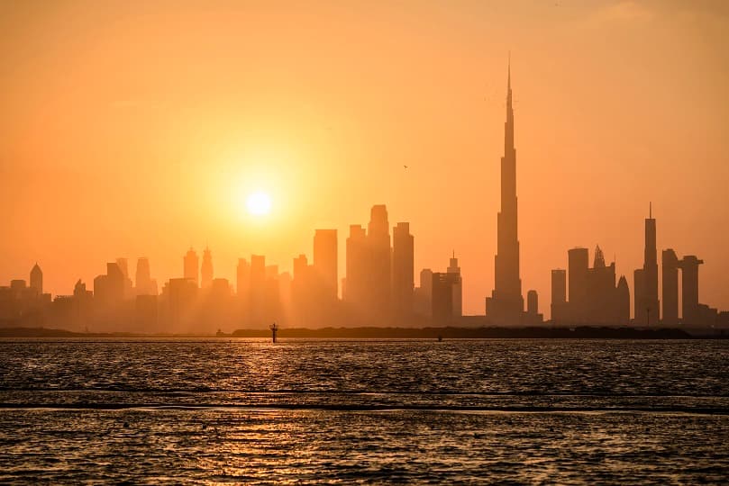 دبي تمنع إقامة الخيم الرمضانية وتحدد 30 دقيقة لصلاة العشاء والتراويح
