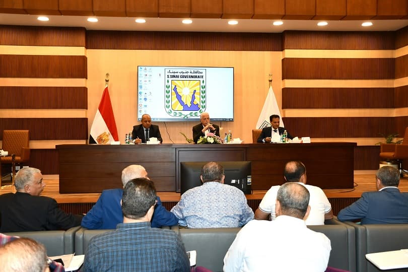 محافظ جنوب سيناء: مهلة أسبوعين لمالكي الفنادق لسداد مديونات الكهرباء بشرم الشيخ