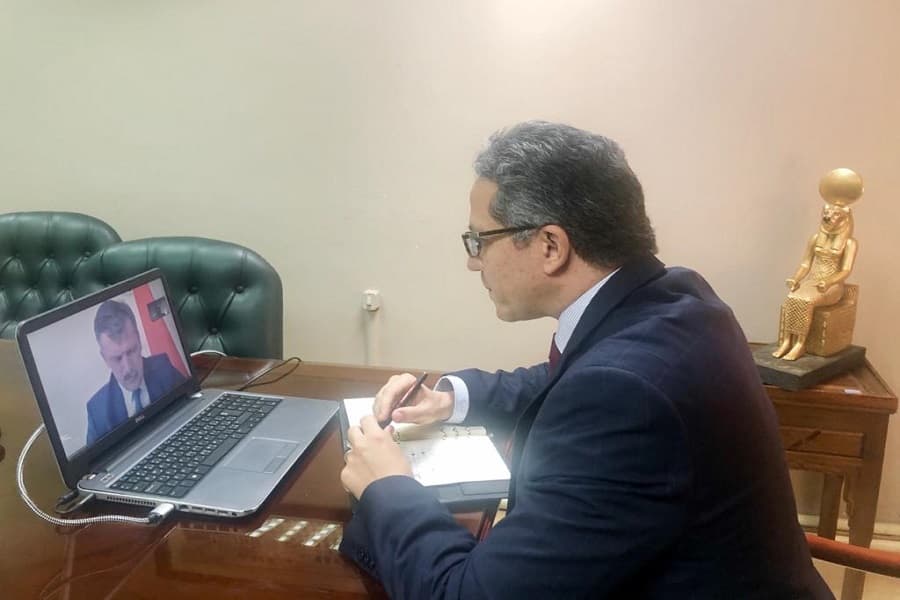 العناني يبحث مع وزير سياحة بيلاروسيا إجراءات استئناف الحركة السياحية أوائل يوليو