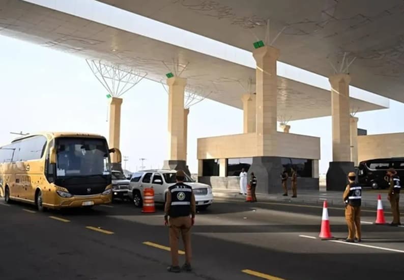 السعودية تجهز 10 طرق برية تربط المملكة بـ8 دول لخدمة الحجاج في موسم 1447هـ