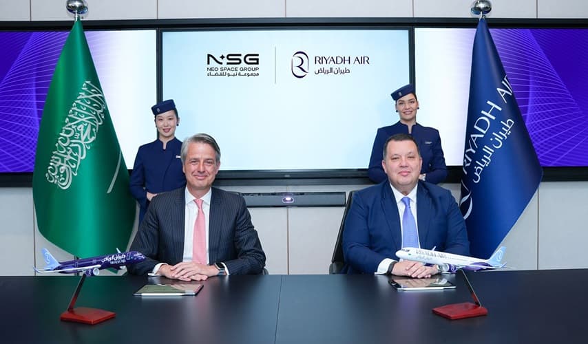 "طيران الرياض" السعودية و"نيو للفضاء" توقعان اتفاقية لتجهيز طائرات A321 بإنترنت فائق السرعة