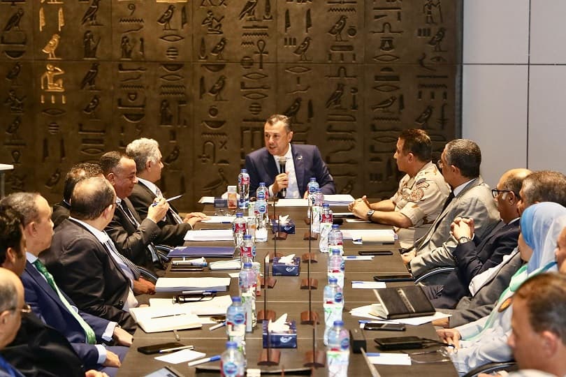 السياحة والآثار: الانتهاء من 58% من فتارين العرض بقاعات المتحف المصري الكبير