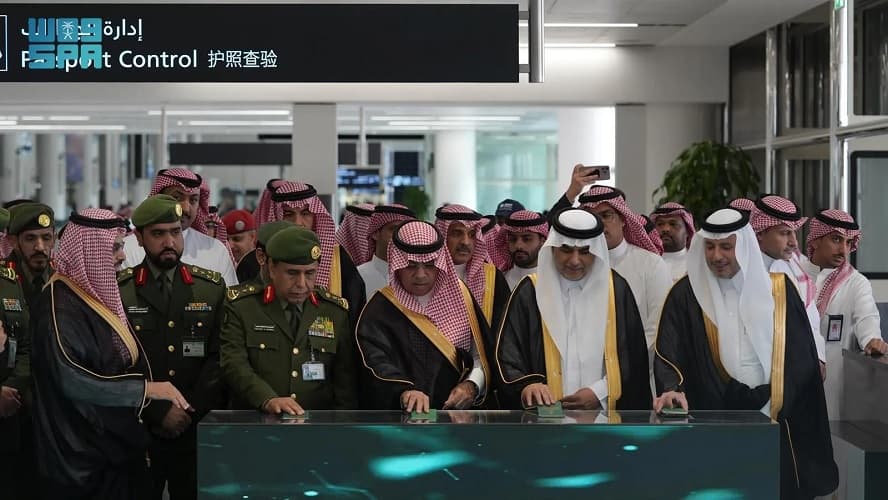 "الجوازات" السعودية تطلق المرحلة الأولى من البوابات الإلكترونية بمطار الملك خالد بالرياض
