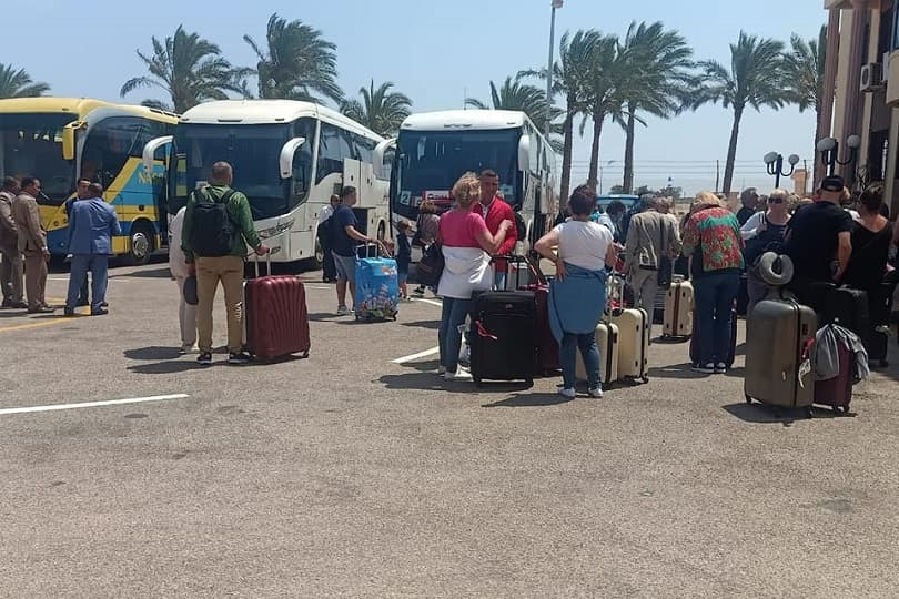 مطار مرسى مطروح يستقبل 38 رحلة شارتر على متنها 6648 سائحا خلال الشهرين الماضيين