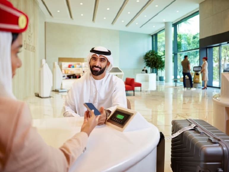 طيران الإمارات تتوقع 80 ألف مسافر يوميا في عيد الفطر وتقدم نصائح لتفادي الازدحام