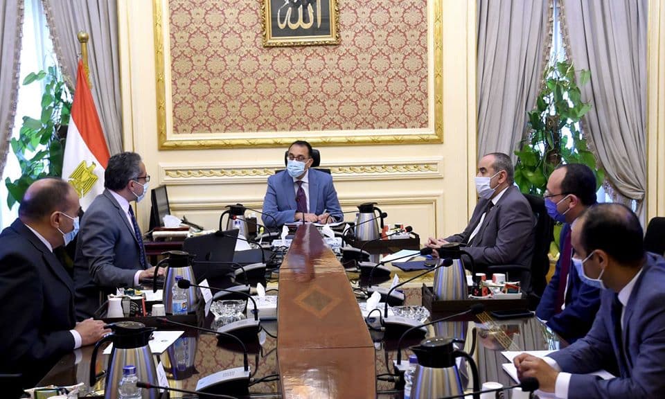 رئيس الوزراء يكلف بعرض خطة استئناف حركة السياحة الخارجية والطيران على لجنة إدارة أزمة كورونا