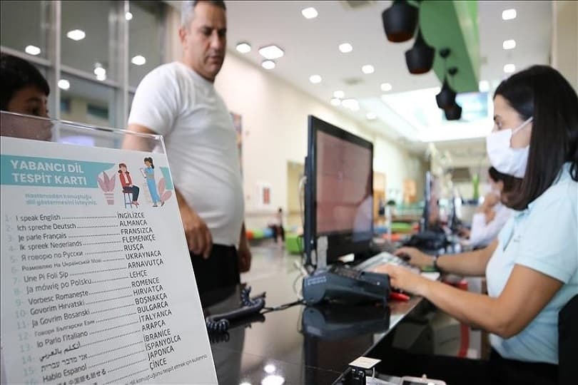 تركيا تستقبل أكثر من مليون سائح جاءوا لإجراء عمليات زراعة الشعر في 2022