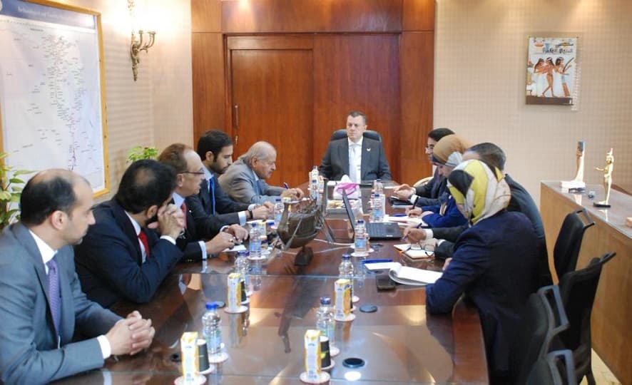 وزير السياحة يستقبل وفد رابطة رجال الأعمال القطريين لبحث خطط الاستثمار السياحي في مصر