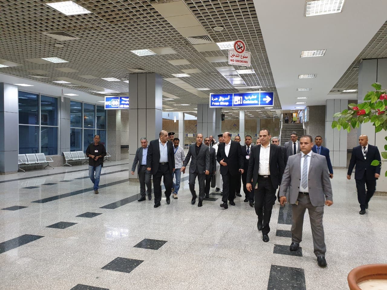 وزير الطيران يتفقد استعداد مطار شرم الشيخ للسياحة البريطانية والتشغيل التجريبي لمبنى الركاب (2)