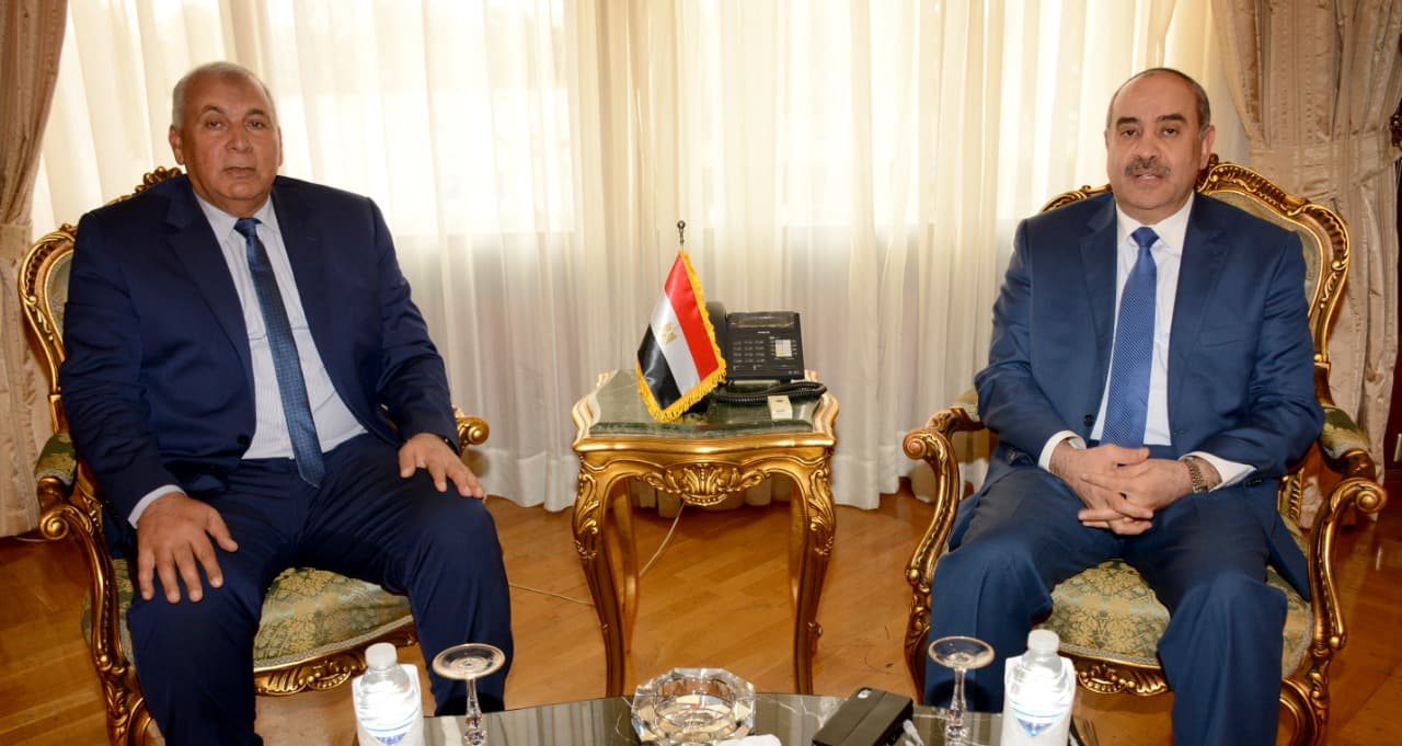 دراسة تشغيل رحلة طيران أسبوعية بين القاهرة والوادي الجديد لتنشيط حركة السياحة